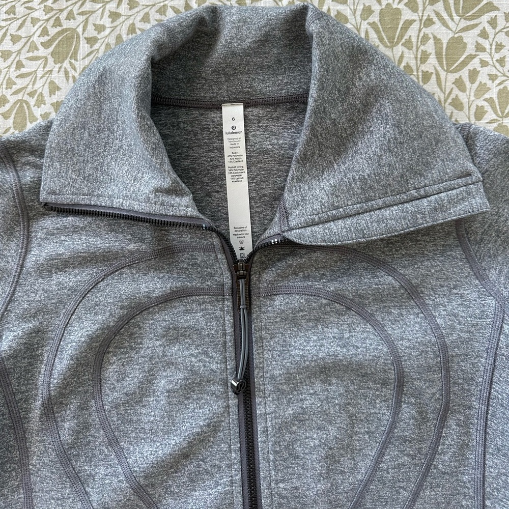 Lululemon Zip Up Jacket - Picture 2 of 4